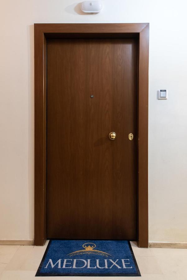 Medluxe Luxury Apartment ! Athens Exterior photo