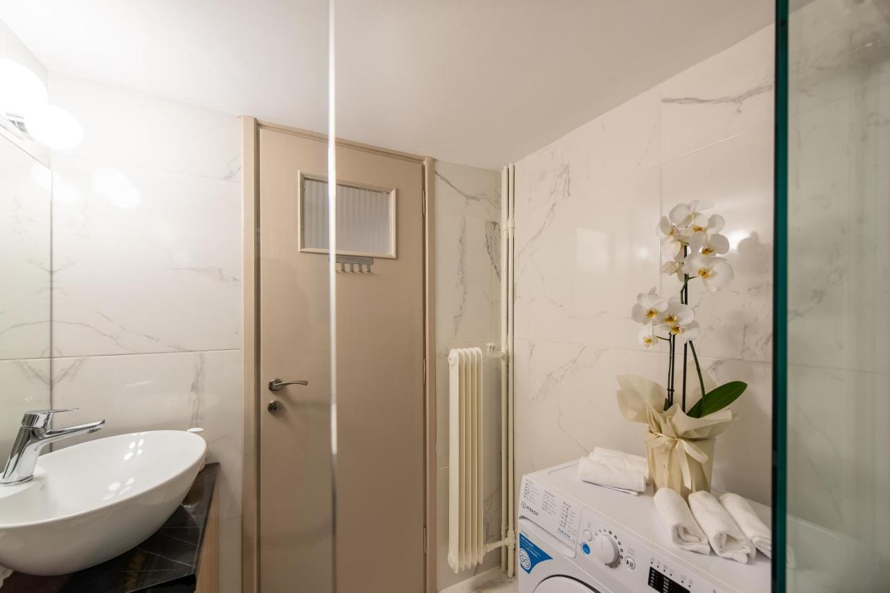 Medluxe Luxury Apartment ! Athens Exterior photo
